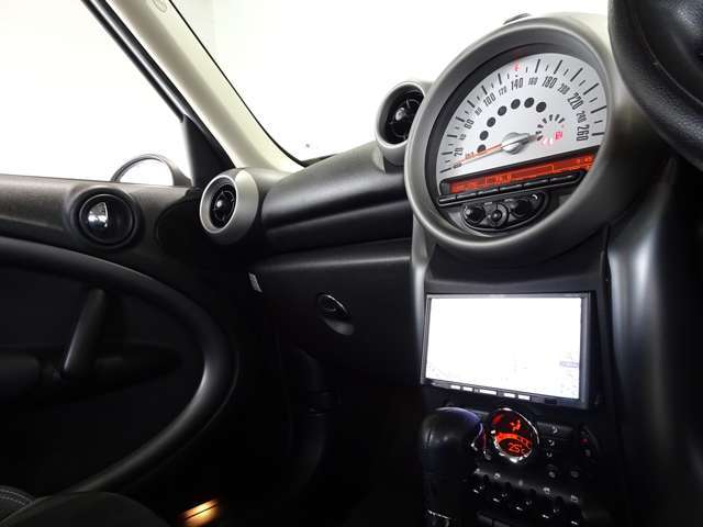 自動車保険の見直し、ご提案可能で御座います。保険会社も変更やプラン見直しで最適なプランをご用意させて頂きます。詳しくは店舗コーディネーターまでお問い合わせくださいませ。