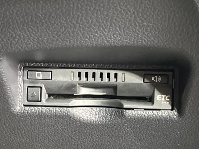 【ETC】高速道路の料金所をストレスなく通過！話題のスポットやサービスエリアに多い「スマートIC」利用時は必須のアイテムです。当店でセットアップを実施、ご納車当日からすぐにご利用いただけます！