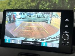 【バックカメラ】駐車時に後方がリアルタイム映像で確認できます。大型商業施設や立体駐車場での駐車時や、夜間のバック時に大活躍！運転スキルに関わらず、今や必須となった装備のひとつです！