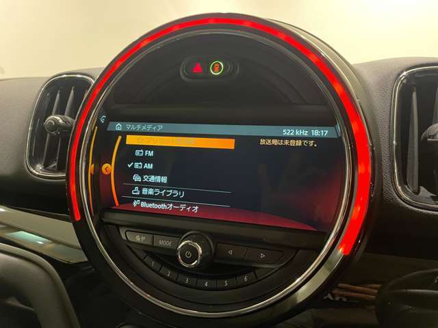 ご遠方の場合でも、下取り車両の金額を概算でお出しすることは可能でございます。車検証をお手元に、走行距離をご確認の上お問い合わせくださいませ。