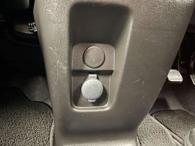 【運転席操作部】快適なドライブを楽しむための機能が装備されています！運転席から触れるので、使いやすいです！除菌プランいれていただくと、さらに清潔で安心していただけます！