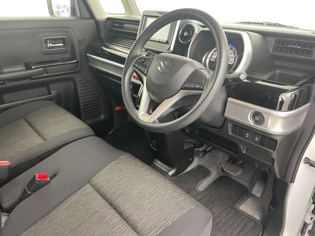 【インパネ全体】全方位で視界が広く、高い目線で運転もしやすいです！