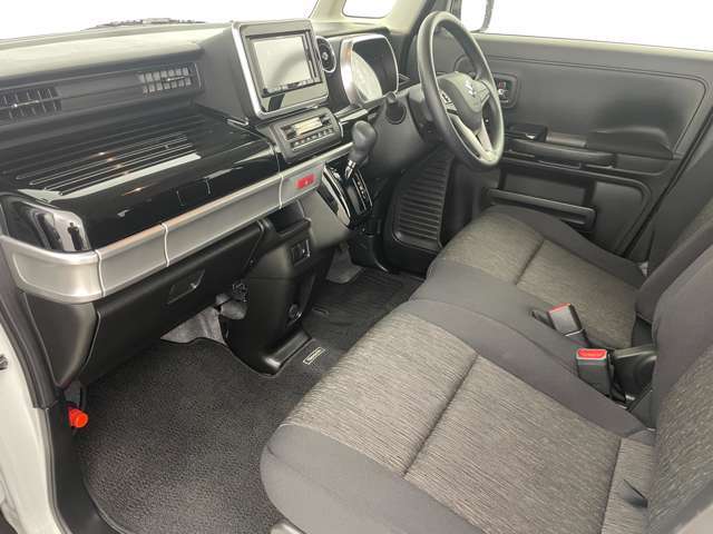 【インパネ全体】全方位で視界が広く、高い目線で運転もしやすいです！