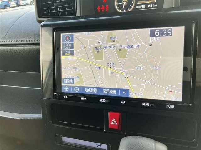 純正ナビを装備。タッチパネル式で使いやすく、お出かけもラクラクです。