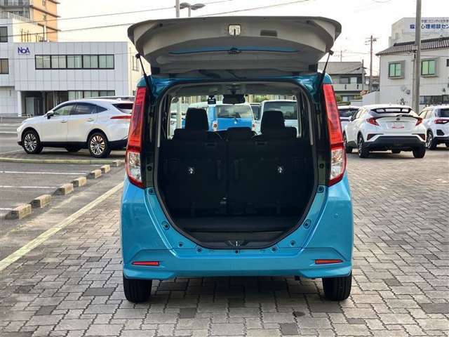 広々としたラゲージスペースを備えています。大きなものや長さのある荷物もしっかりと積み込めます。