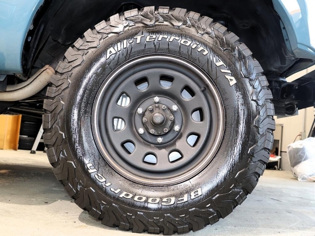 タイヤ：BFGoodrich　235/85/16　T/A ホイール：MLJ デイトナSS