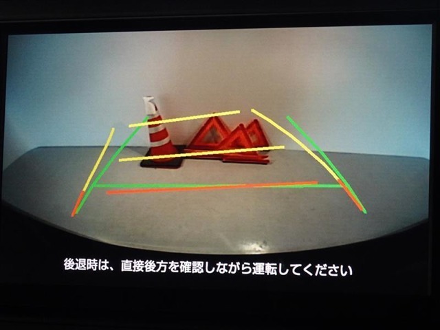 バックガイドモニターを装備してます、車庫入れもラクラクです。