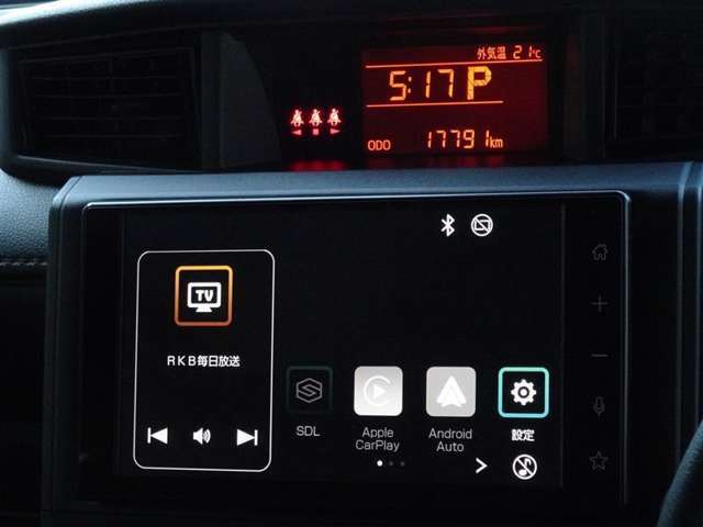 ディスプレイオーディオを装備してます。スマホと連動させると音楽やアプリを楽しむことができます。