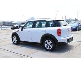 遠方にてご来店が難しい方は、LINEでのリモート商談も可能です。ご予約が必要ですので、お問い合わせいただければと思います。