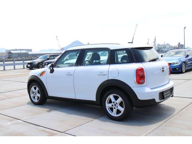 遠方にてご来店が難しい方は、LINEでのリモート商談も可能です。ご予約が必要ですので、お問い合わせいただければと思います。