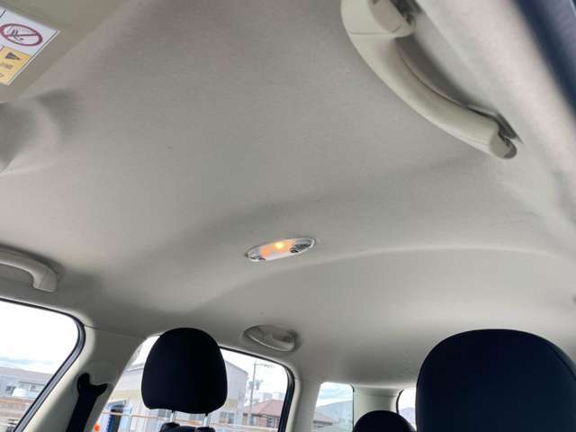 天井もシミや汚れなく綺麗な状態です。