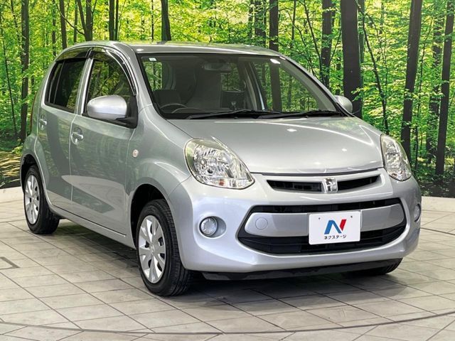 大好評のボディコーティング「弾スプラッシュコート」もご納車までに施工可能。通常のガラスコートと異なる、耐久年数6年の無機質ガラスコーティングが、ボディをキレイな状態に保ってくれます。