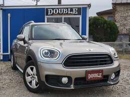 ボディーカラーは　人気カラーの【メルティングシルバーメタリック×ブラックルーフ】になります！