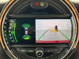 【パーキングアシスト】カメラで駐車枠を自動認識し、システムがハンドルを操作して駐車をアシストします！