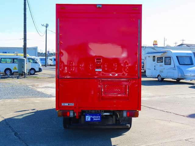 キッチンカー・移動販売車専門店☆フジカーズジャパン茨城中央店！ご希望の車種、希望のレイアウトなどお気軽に0296-70-5080までお問い合わせ下さいませ♪