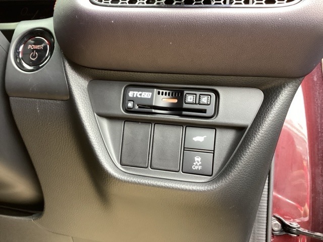 ETC付いてます。ETCが使用可能な道路通行料はキャッシュレスでスマートに走行できます。再セットアップして納車致します。
