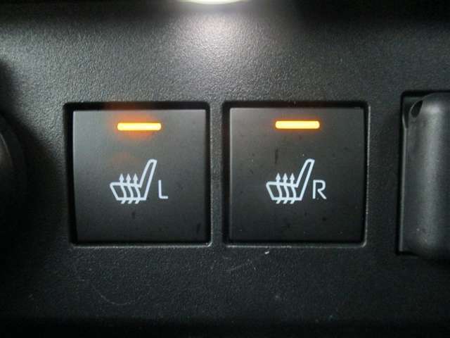 シートヒーター付きです。寒い日も快適なドライブが楽しめます♪