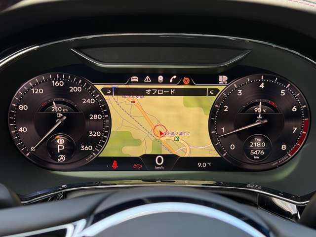 LEDウェルカムランプ　ダイヤモンドナーリング　3スポークシングルトーンステアリング　ディープパイルオーバーマット　バッテリーチャージャー　スタイリングスペック