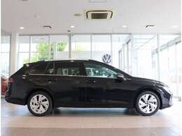 【納車前点検71項目】厳しいチェックをクリアした車輌だけが、フォルクスワーゲン認定中古車となります。納車前交換部品●エンジンオイル●オイルフィルター●ワイパーブレードゴムを交換致します。