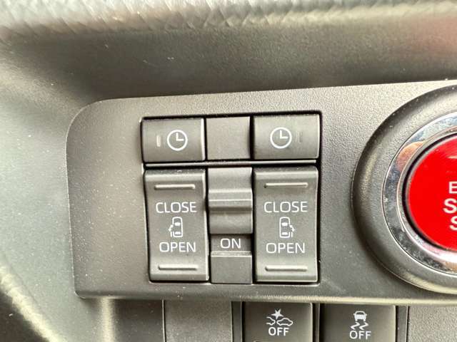 両側電動スライドドアで開閉も楽々