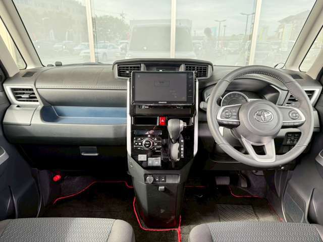 とっても視界が広くて、女性も運転しやすいお車になっております。