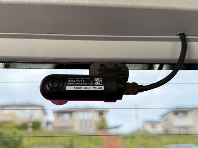 トラブルの状況を再確認できるドライブレコーダーが装着されています。