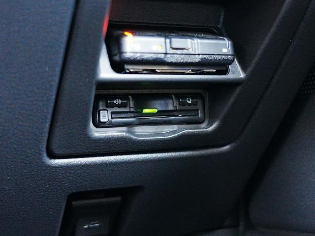 ETC車載器搭載です。スマートICも増えてきており、必須装備といって良い便利装備です。