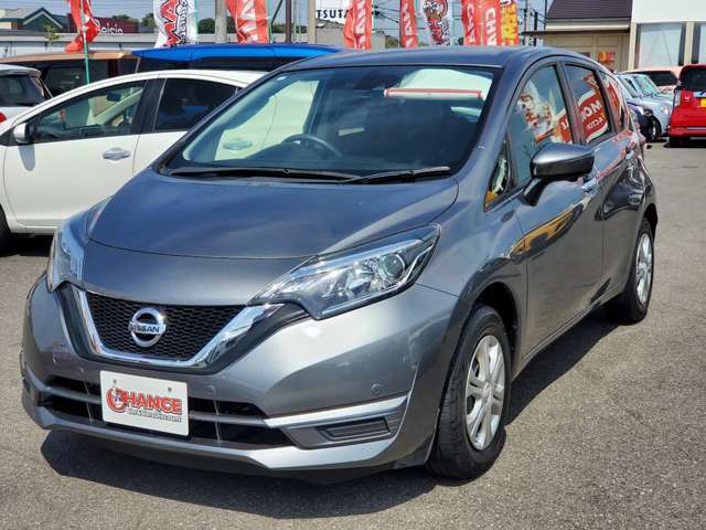 中古車を購入する際、オートローンの金利は重要な要素です。当店では、お客様の負担を軽減するために、業界でも特に低い金利を提供しています。