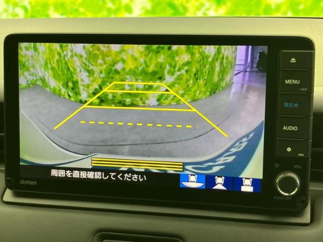 WECARSの展示場では実際に見て、触ってお車をお選びいただけます！知識の豊富な営業スタッフが様々なカーライフをご提案いたします！