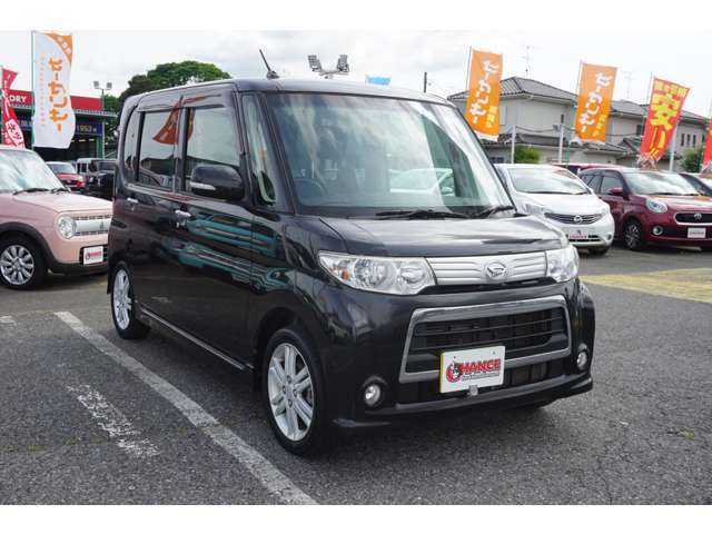 当社の車両には『安心して車選びをしていただく為に』お支払い総額を表示しております。税金、自賠責保険、リサイクル料金、登録費用が含まれております。管轄登録及び届出で店舗納車の場合になります。