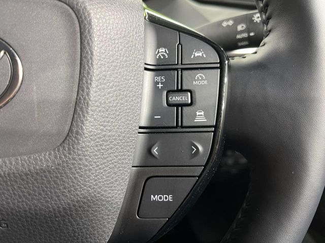 【レーダークルーズコントロール】高速道路での長距離走行が楽に！！自動で速度を保つクルーズコントロールが、衝突軽減システムと連携し、前方の車両を感知して車間を保つように速度調節してくれます！！