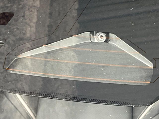 【トヨタセーフティセンス】走行中に前方の車両等を認識し、衝突しそうな時は警報とブレーキで衝突回避と被害軽減をアシスト。より安全にドライブをお楽しみいただけます。