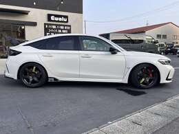 「RAYS VOLK RACING TE37 SAGA S-plus」19×9.5J+45 PCD120装着。純正ホイールもお付けいたします。