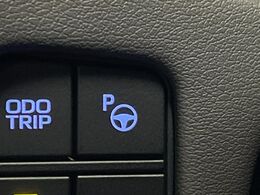 【駐車支援システム】駐車スペースを検知し、スムーズな駐車をアシスト。狭いスペースへの駐車など、駐車に自信の無い方におすすめの機能です♪