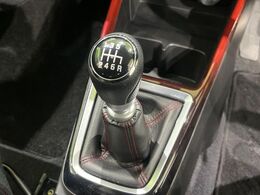 【フロア6速MT】走りの6速MT！！スポーティーな走行をお楽しみいただけます♪