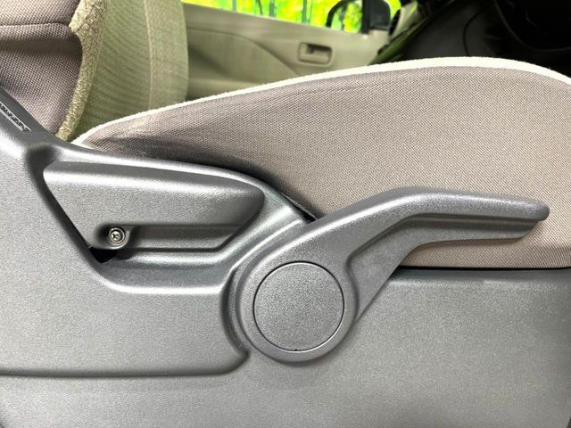 ドライバーによって運転しやすいポジションは異なり、あの車はどうなのか不安なこともありますよね。気になるお車は店頭で乗り込んでご確認いただけます♪