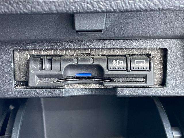 ◆【ETC】有料道路を利用する際に料金所で停止することなく通過できる、ETC車載器（ノンストップ自動料金収受システム機器）が装備されています。セットアップを行うことで利用可能になります。