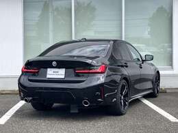 Emergency Service 365日24時間体制で、万一の故障などのトラブルに対応。応急処置のアドバイスのみならず、保証期間中は出張修理やレッカーなどの手配、さらにはお客様の代替交通手段やホテルの確保を行います。