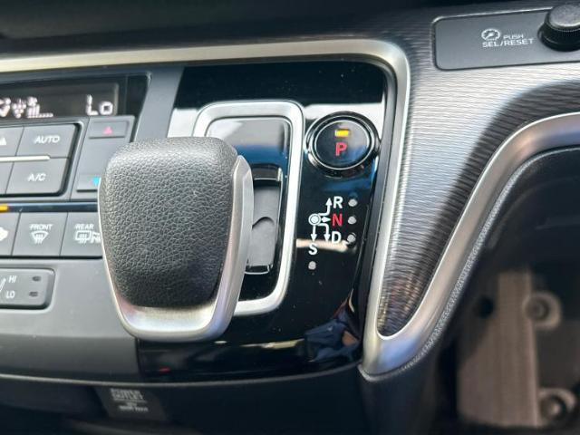 お車に合わせて無料保証以外にも、保証範囲、期間、距離を拡充させた有料保証もご用意しております！中古車の購入が初めてで不安・・・というお客様もご安心ください！