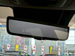 【デジタルインナーミラー】を搭載しております。ミラーにより後方確認ができますので、駐車の際などに役立ちます。
