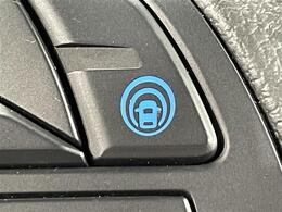 【プロパイロット】高速道路の渋滞走行や長時間の巡航走行時に、アクセル・ブレーキ・ステアリングをシステムが制御します！機能には限界があるためご注意ください。