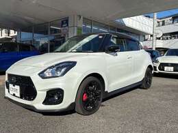 一般保証は、初年度登録より3年、又は走行6万キロ以内。特定保証は、初年度登録より5年、又は走行10万キロ以内です。一般保証と特定保証の対象部品など、詳細はお気軽にご質問下さい。