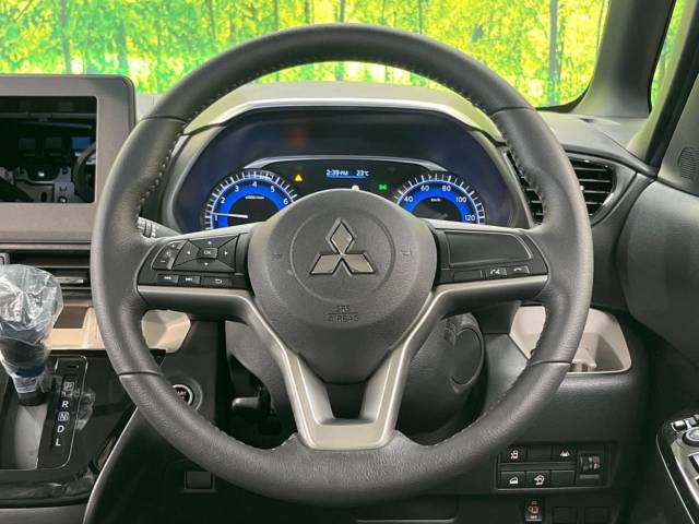 【ステアリングスイッチ】運転中、前方から目線をそらすことなく、オーディオ等の操作が可能な便利機能！安心＆快適なドライブを演出してくれます♪