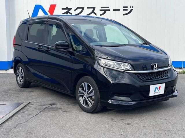 大好評のボディコーティング「弾スプラッシュコート」もご納車までに施工可能。通常のガラスコートと異なる、耐久年数6年の無機質ガラスコーティングが、ボディをキレイな状態に保ってくれます。