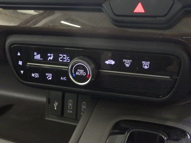 オートエアコンタイプなので細かい操作なしで快適温度に調整してくれます。季節の変わり目のわずらわしさはありませんね♪