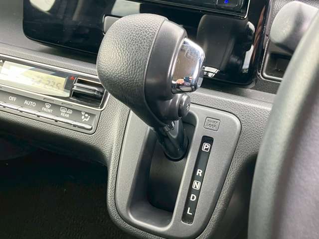【シフトレバー】一目で分かる操作しやすい見た目と手になじむデザインです！