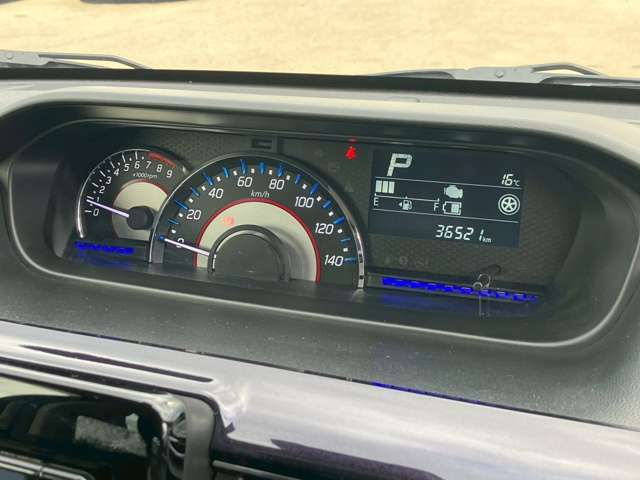 【アナログスピードメーター】昼夜問わず視認性がよく安心してドライブできますね♪