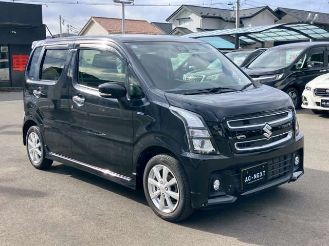 働いているスタッフは、中古車販売に携わってきたスタッフばかりなので車の知識やアドバイスはお任せください。「買ってよかった」「乗って楽しい」と思える一台のご提供をお約束します！