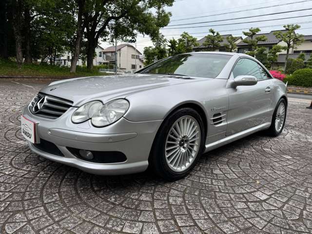 当店の車両は全て屋根付きガレージで保管しておりますので、雨の日も濡れずにご覧いただけます。