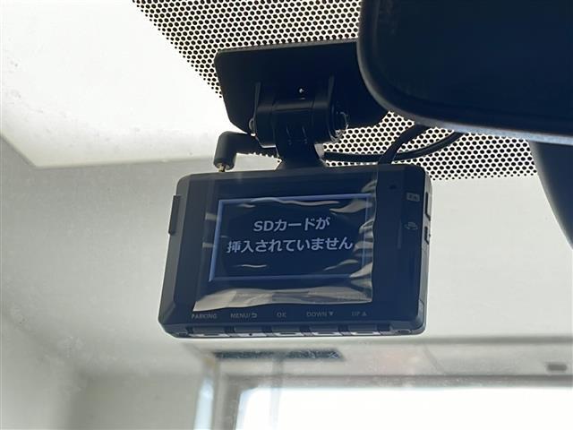 【後部座席操作部】後部座席を快適に過ごしていただくための便利な装備が付いています！